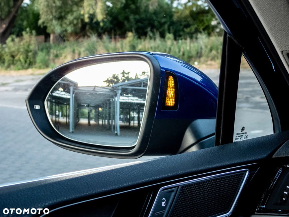 Volkswagen Passat Variant 2.0 TDI SCR DSG 4Motion Elegance - 40