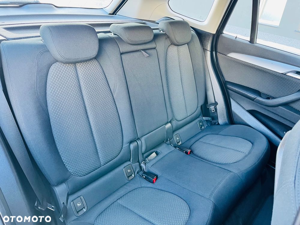 BMW X1 sDrive18d Business Edition - 36