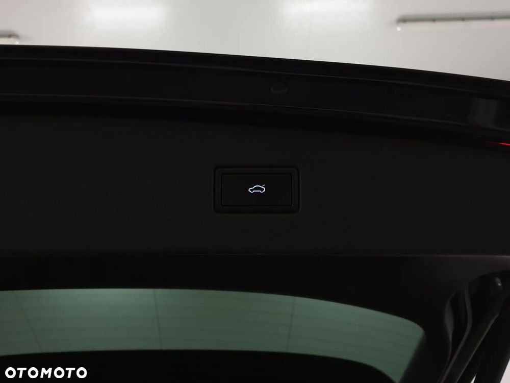 Volkswagen Tiguan 2.0 TDI SCR 4MotION DSG R-Line - 29