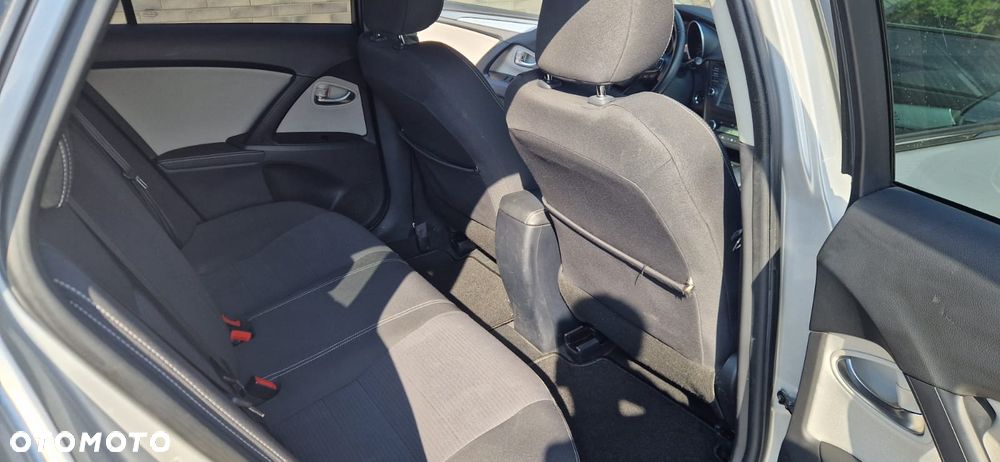 Toyota Avensis Touring Sports 1.8 Comfort - 15