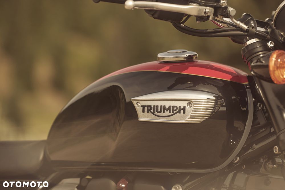 Triumph Bonneville - 8