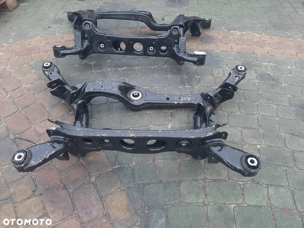 Tylna belka oś trawersa sanki Audi Q5 SQ5 8R Quattro Orginał bez rdzy super stan import italy - 5