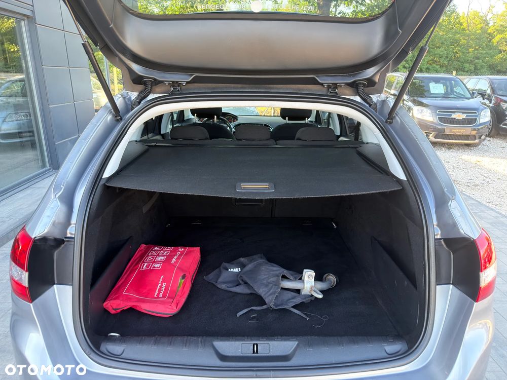 Peugeot 308 1.6 BlueHDi Allure S&S - 25