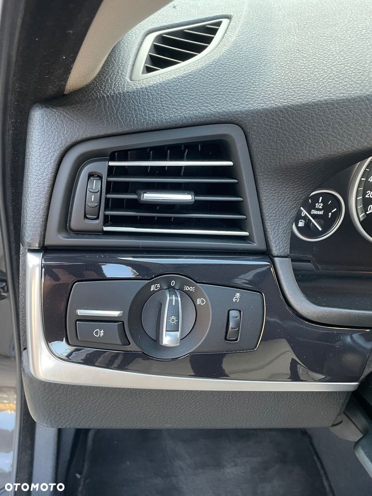 BMW Seria 5 520d Touring - 10