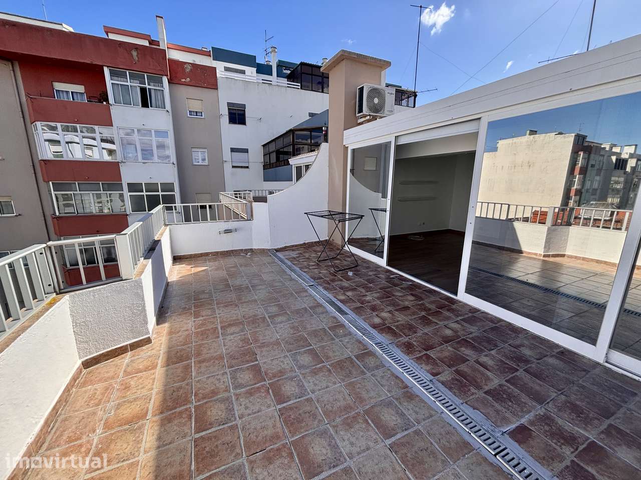 T2 no Montalvão com Terraço Exclusivo - Grande imagem: 5/25