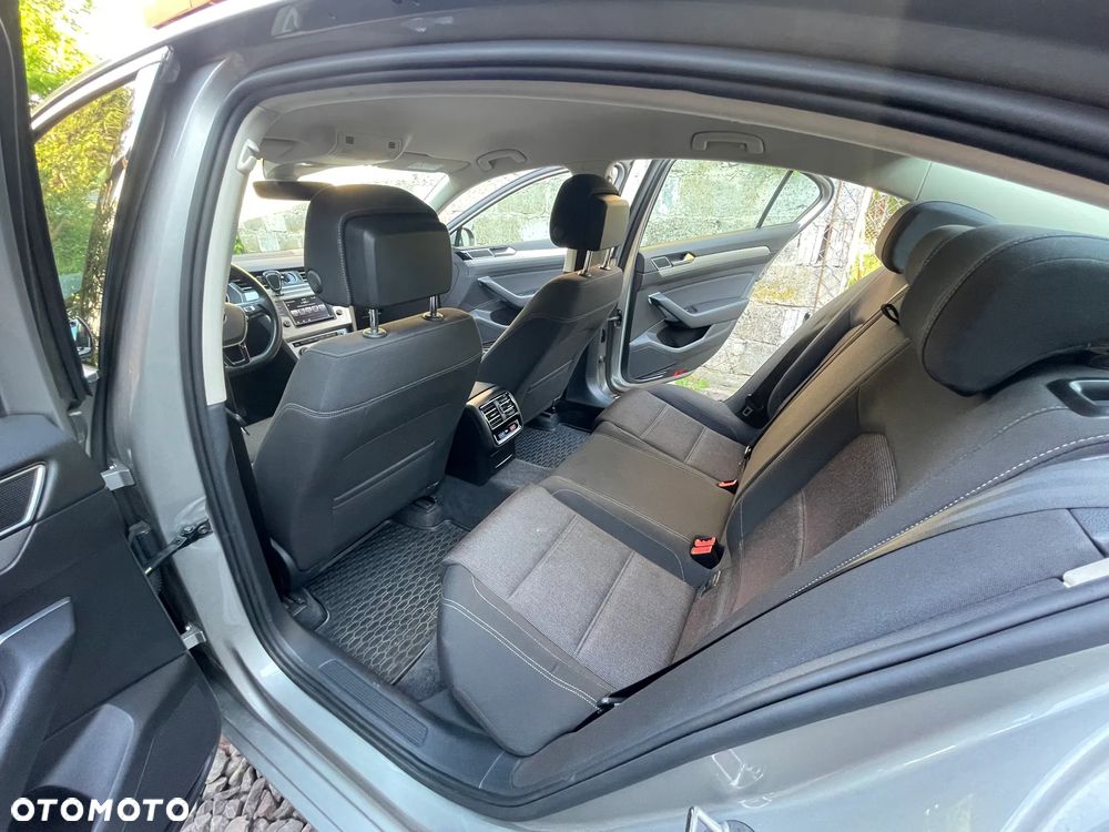 Volkswagen Passat 1.8 TSI BMT Comfortline - 15