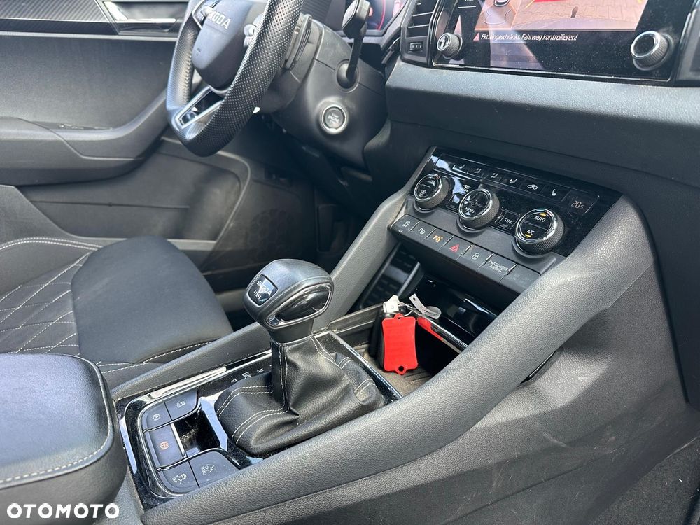 Skoda Karoq 2.0 TDI SCR 4x4 DSG Sportline - 8