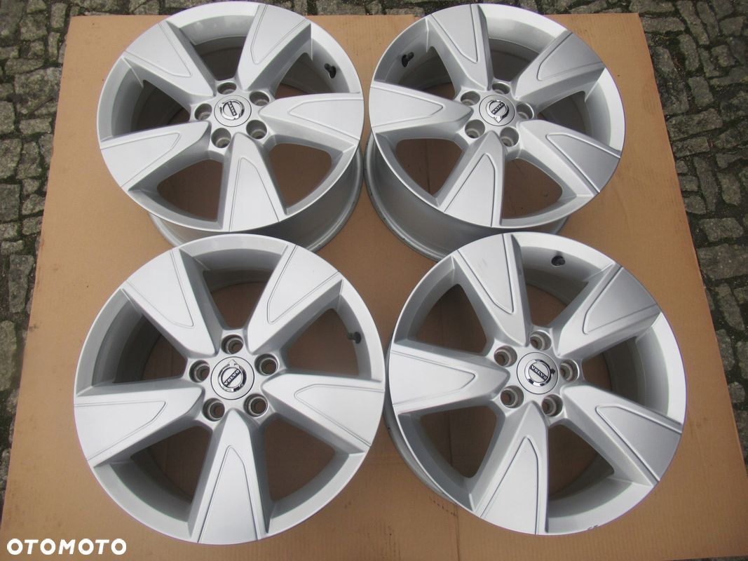 ALUFELGI 4szt R17 VOLVO S40,V50, S60,V70, S80,S90,XC40,XC60,XC70 - 1