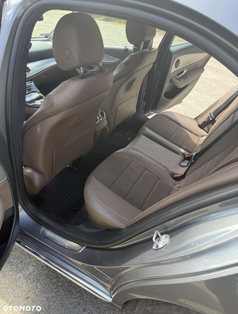 Mercedes-Benz Klasa E 220 d 4-Matic 9G-TRONIC - 9