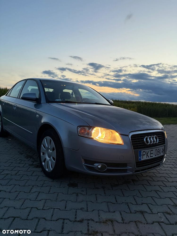 Audi A4 Limousine - 5