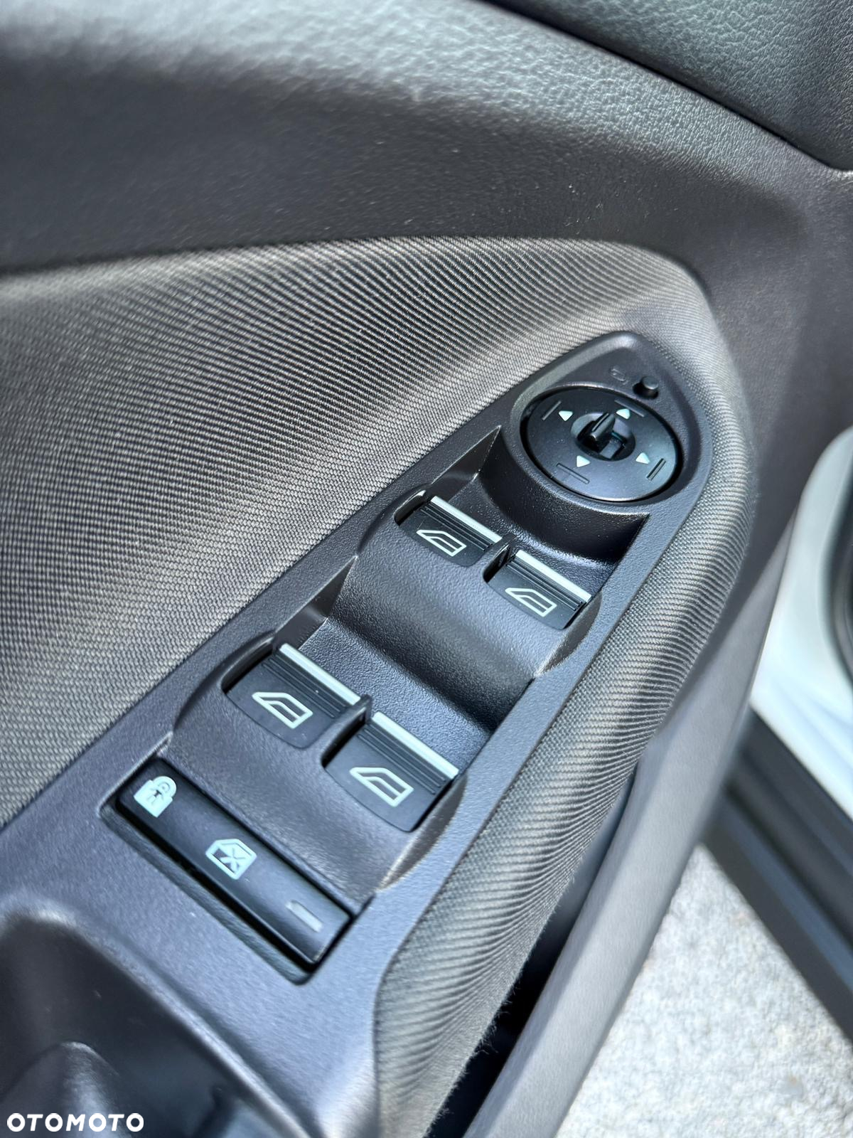 Ford C-MAX 2.0 TDCi Start-Stop-System Titanium - 11