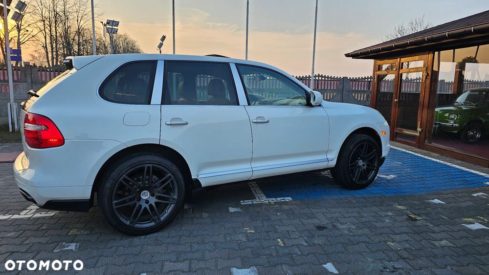 Porsche Cayenne - 16