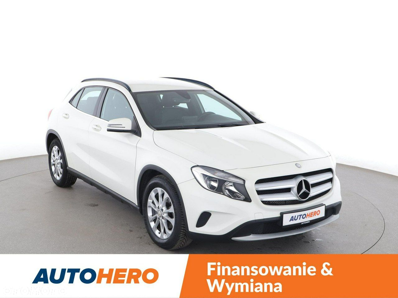 Mercedes-Benz GLA - 10