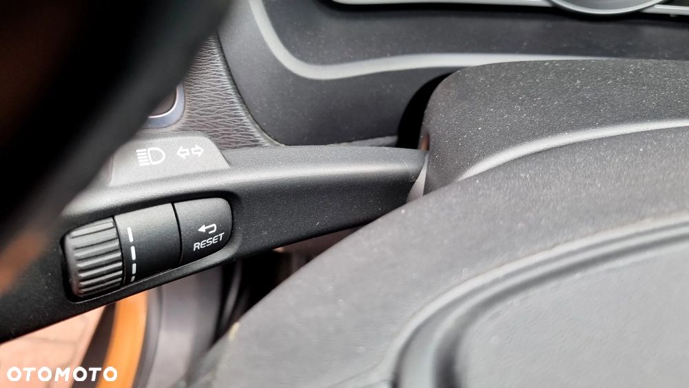 Volvo V40 Cross Country D3 Momentum - 23