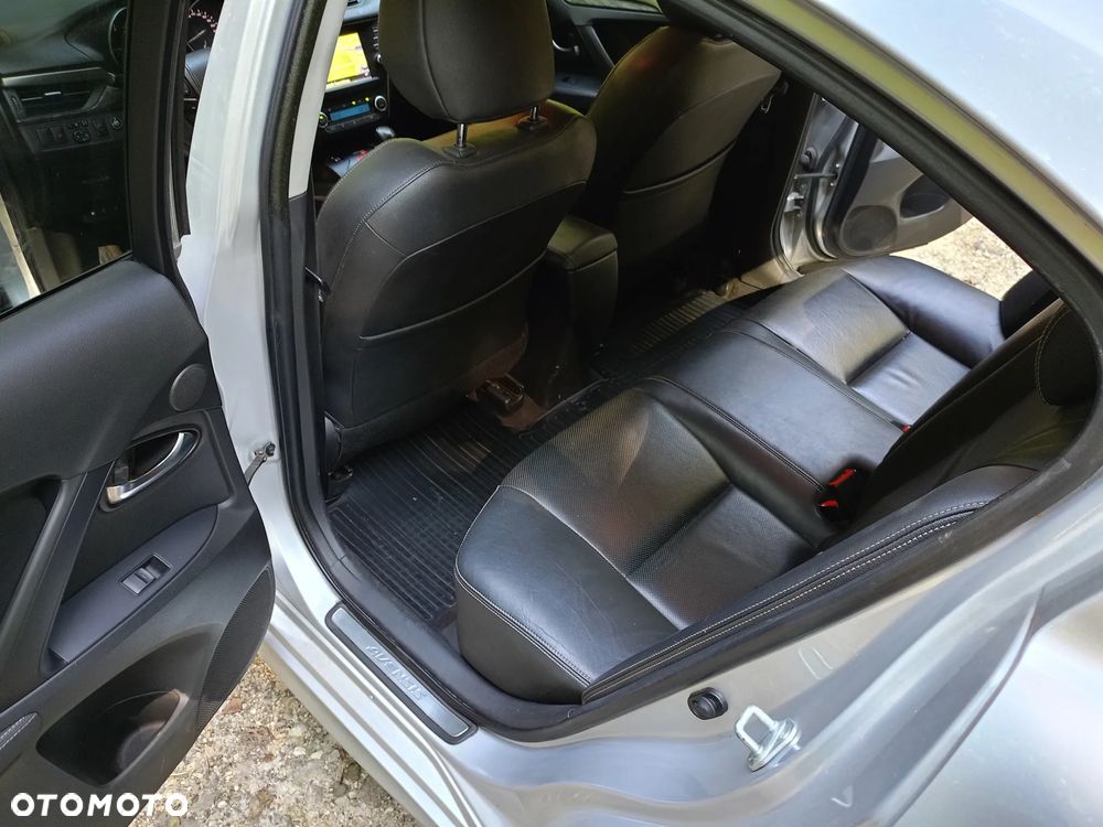 Toyota Avensis 2.0 Premium MS - 20