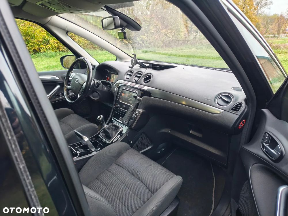 Ford S-Max - 12