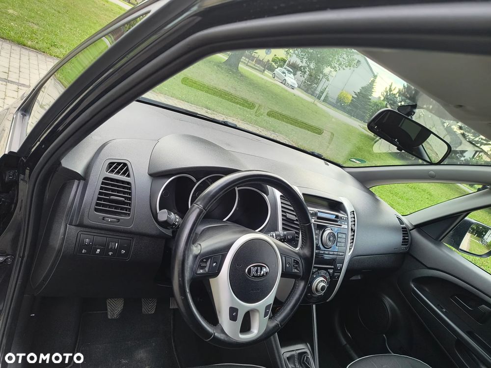 Kia Venga 1.6 CRDi 128 Titanium Collection - 8
