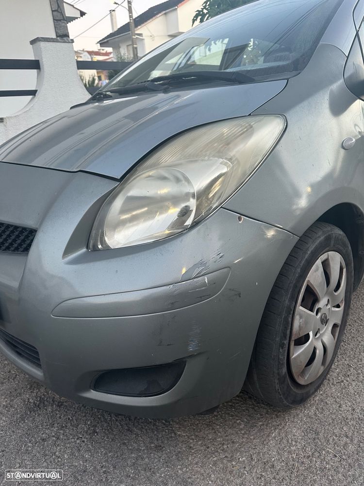 Toyota Yaris 1.0 VVT-i AC Manual - 3
