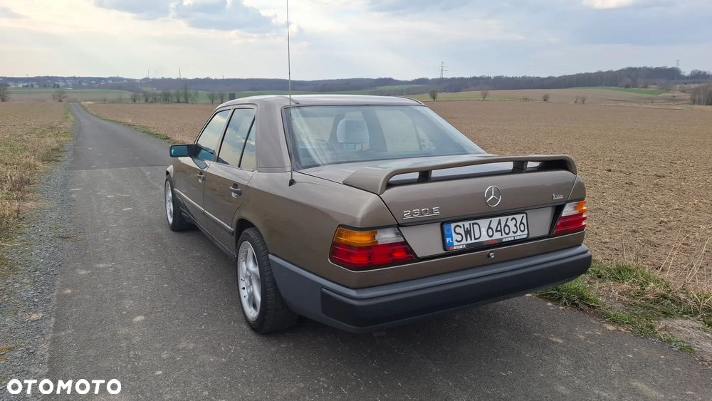 Mercedes-Benz W124 (1984-1993) - 39