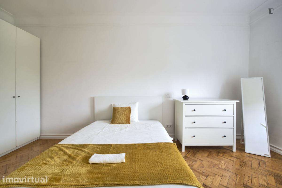 Quarto - localizado em Entrecampos Lisbon - Grande imagem: 3/51