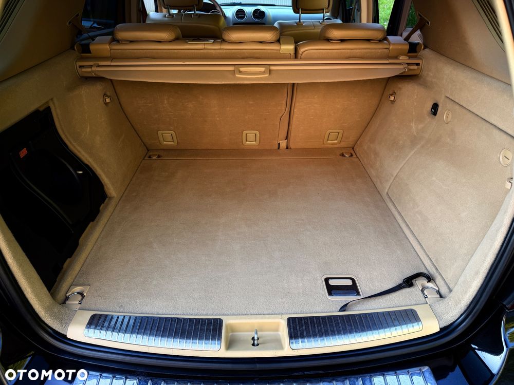 Mercedes-Benz ML 63 AMG 4Matic 7G-TRONIC - 28