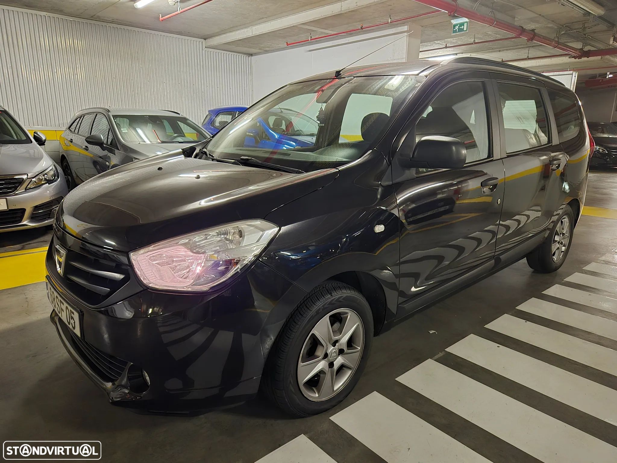 Dacia Lodgy 1.2 TCe Confort 7L - 1