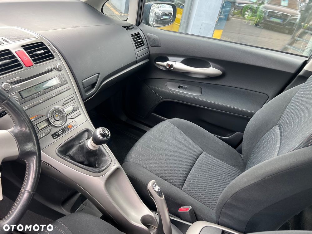 Toyota Auris 1.4 D-4D 2010 - 12