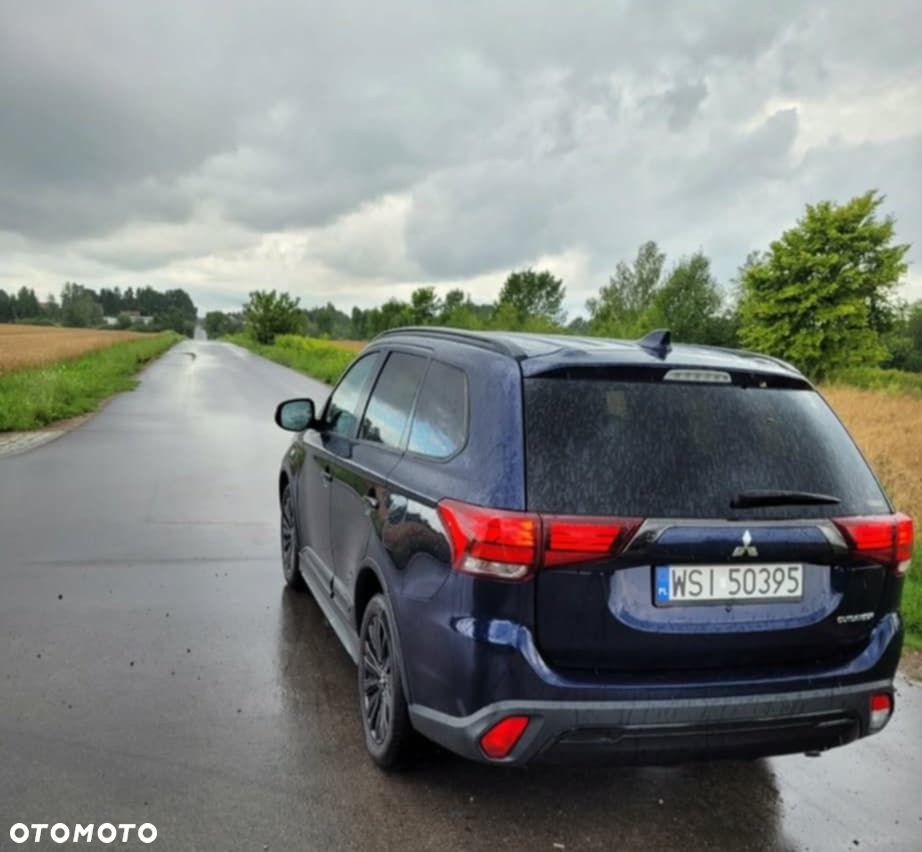 Mitsubishi Outlander - 3
