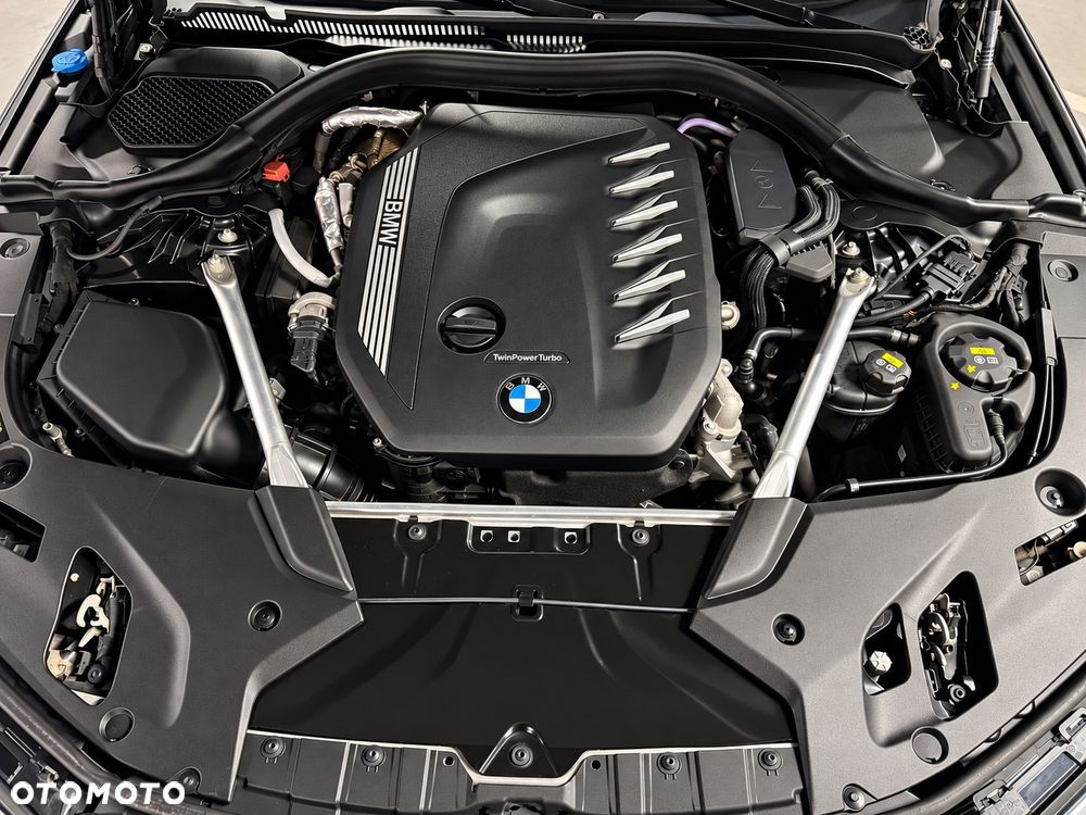 BMW Seria 5 540d xDrive mHEV M Sport sport - 24