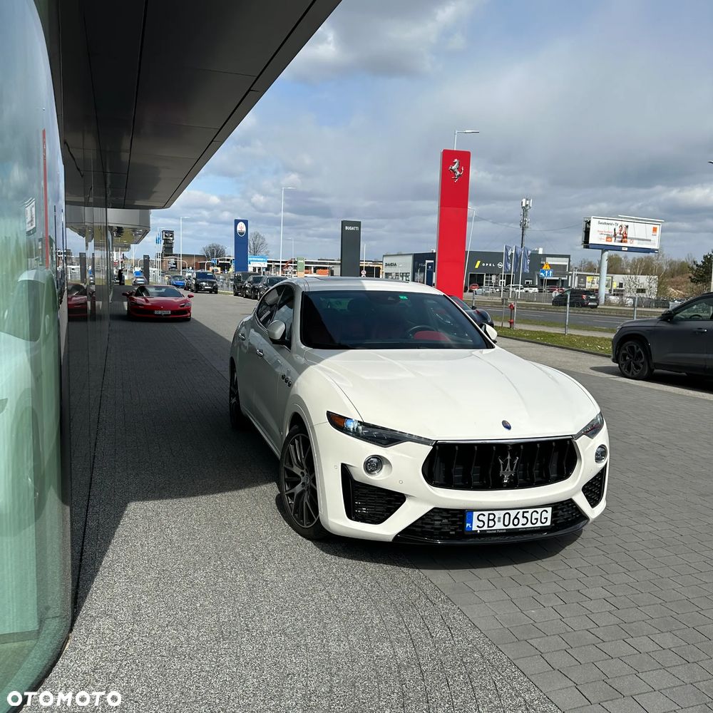 Maserati Levante Q4 Executive - 40