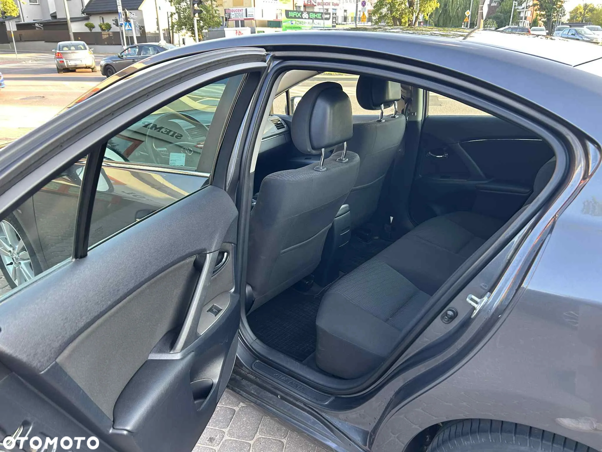 Toyota Avensis 1.8 Sol NAVI - 15