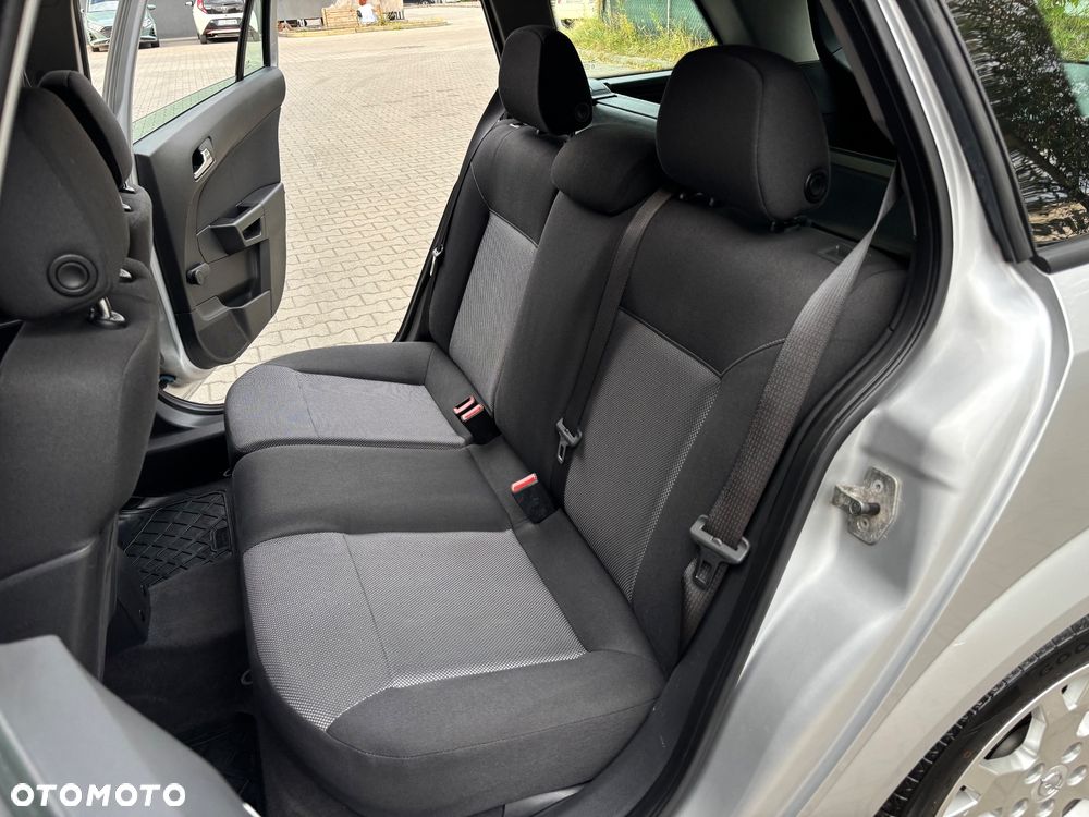 Opel Astra III 1.6 Enjoy - 25