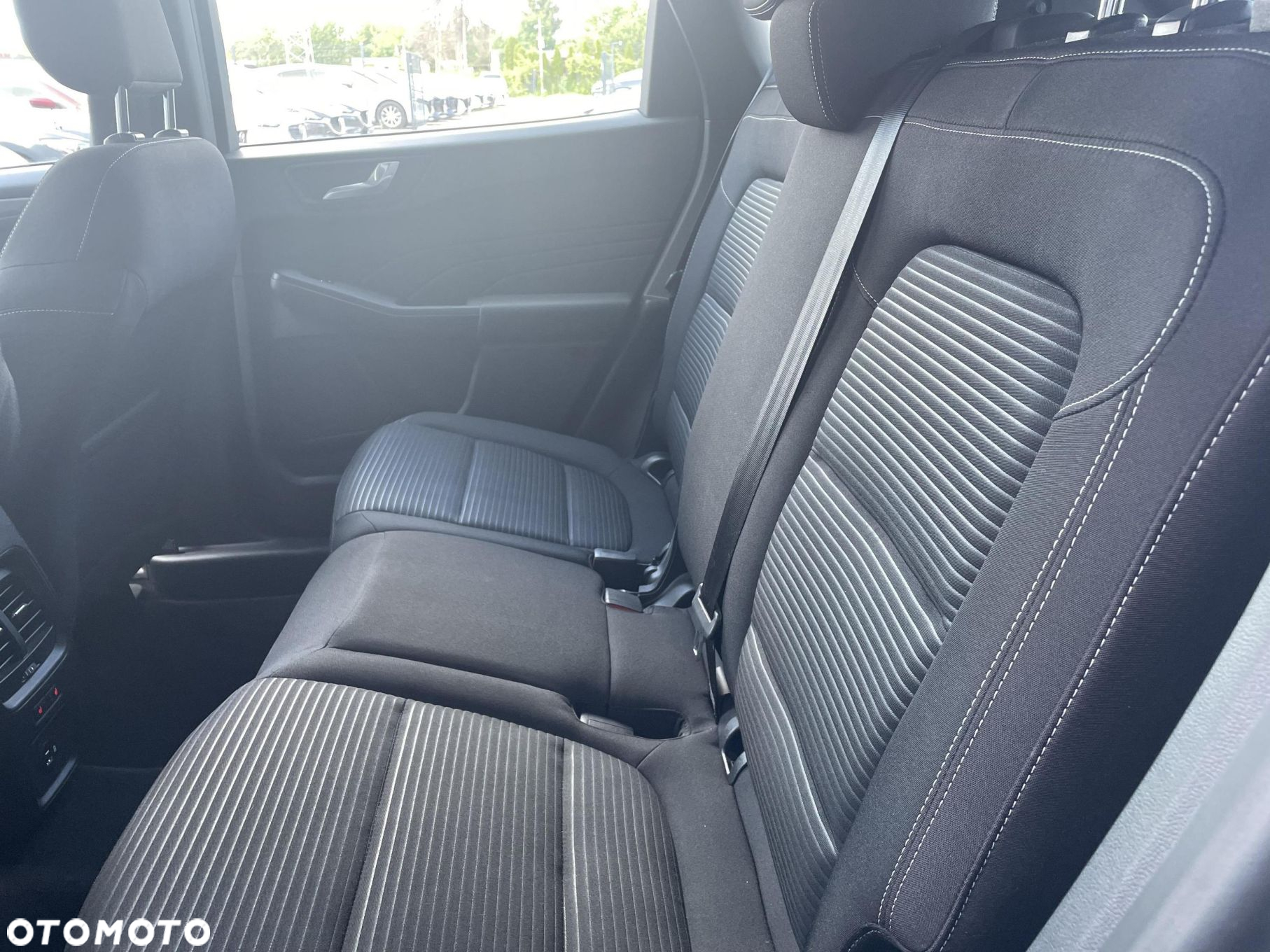 Ford Kuga 2.5 FHEV FWD Titanium - 16