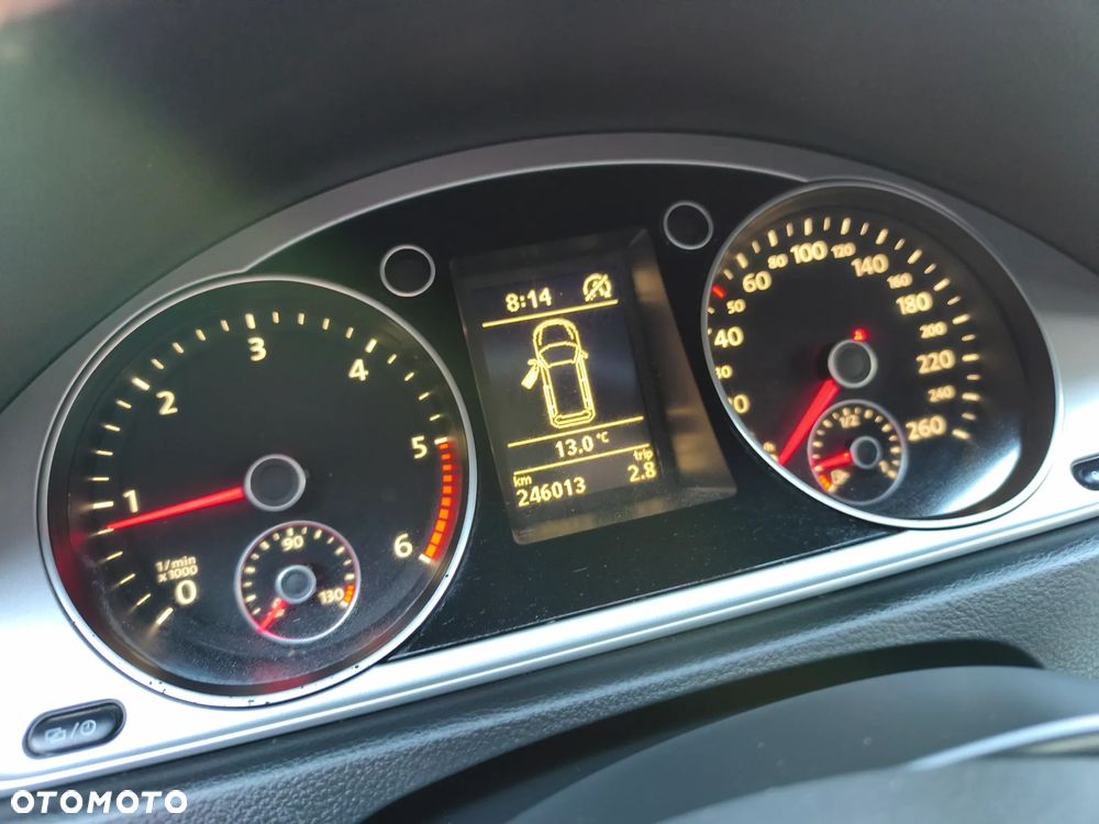 Volkswagen Passat - 27