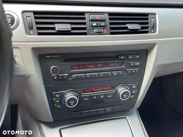 BMW Seria 3 318i - 17