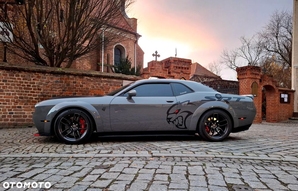 Dodge Challenger - 7