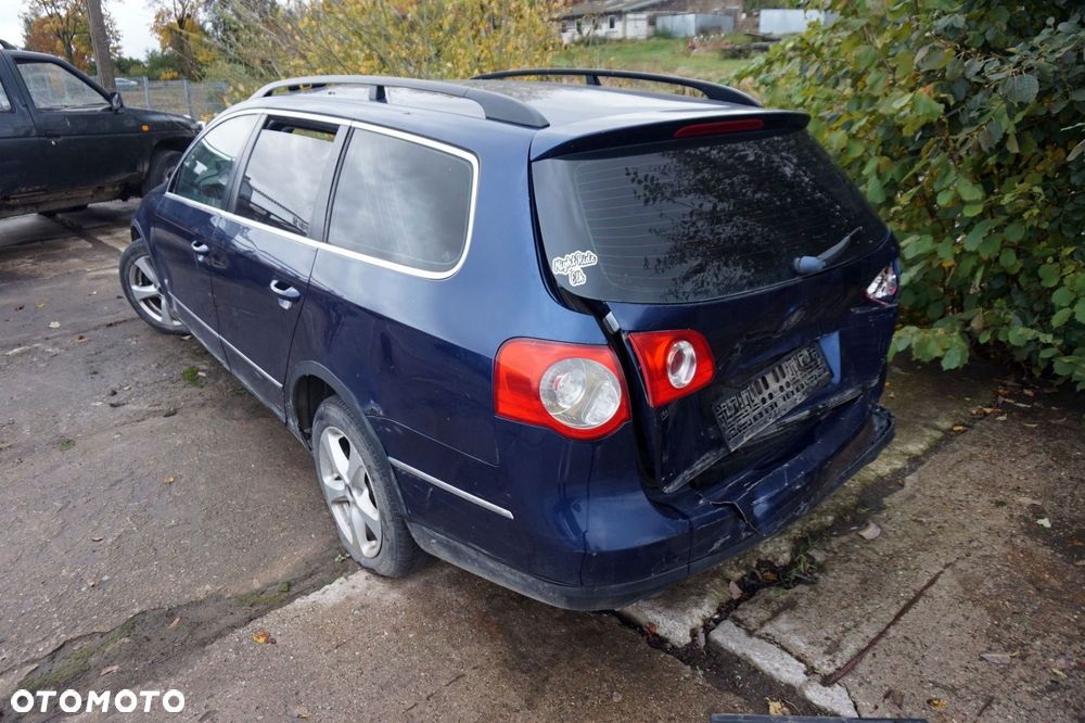 VOLKSWAGEN PASSAT B6 KOMBI 2007 LD5Q 2.0 TDI BKP 140KM KDN GRANATOWY na części - 3