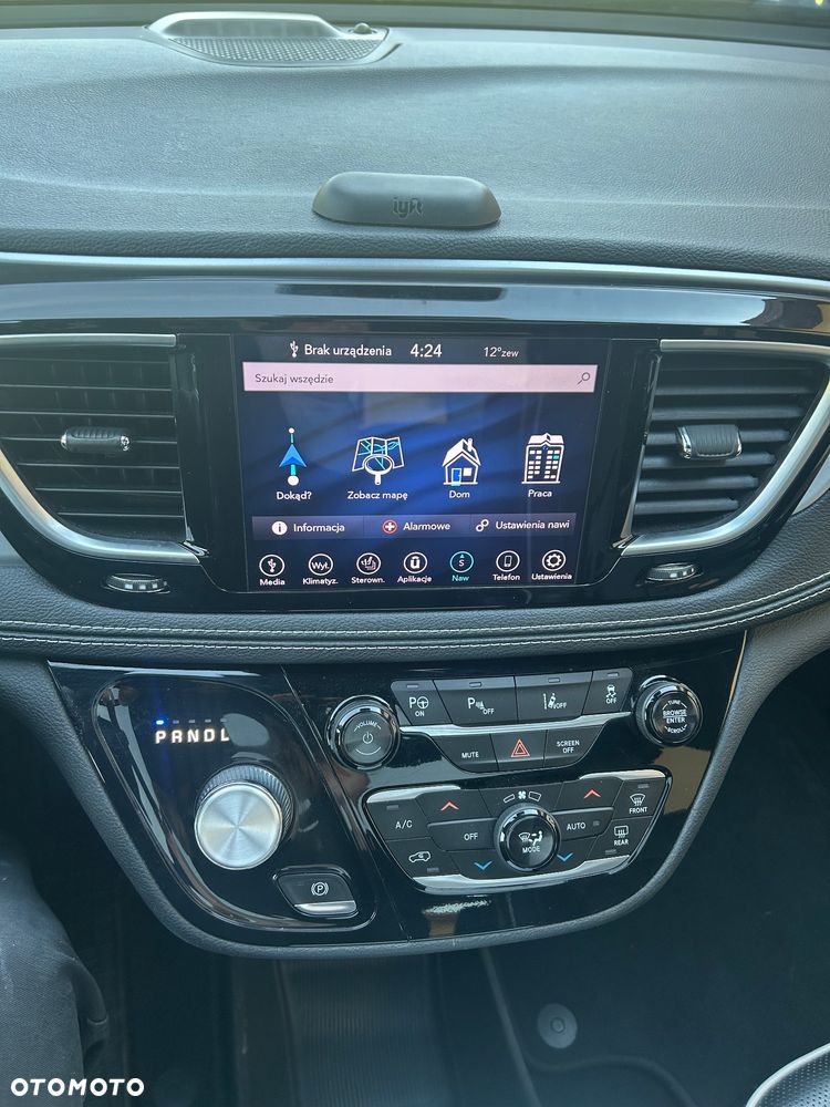 Chrysler Pacifica - 18