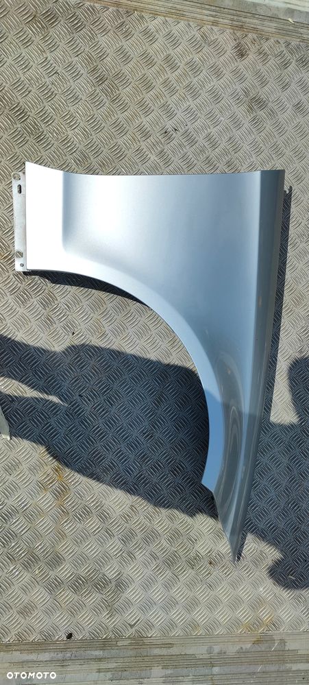 mercedes cls 218 błotnik prawy przód