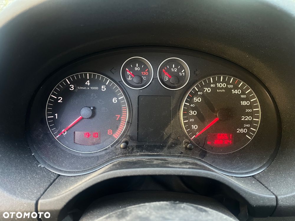 Audi A3 Sportback 1.6 Ambiente - 11