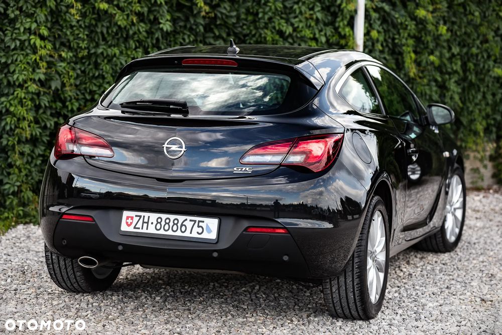 Opel Astra 1.6 Turbo Cosmo - 11