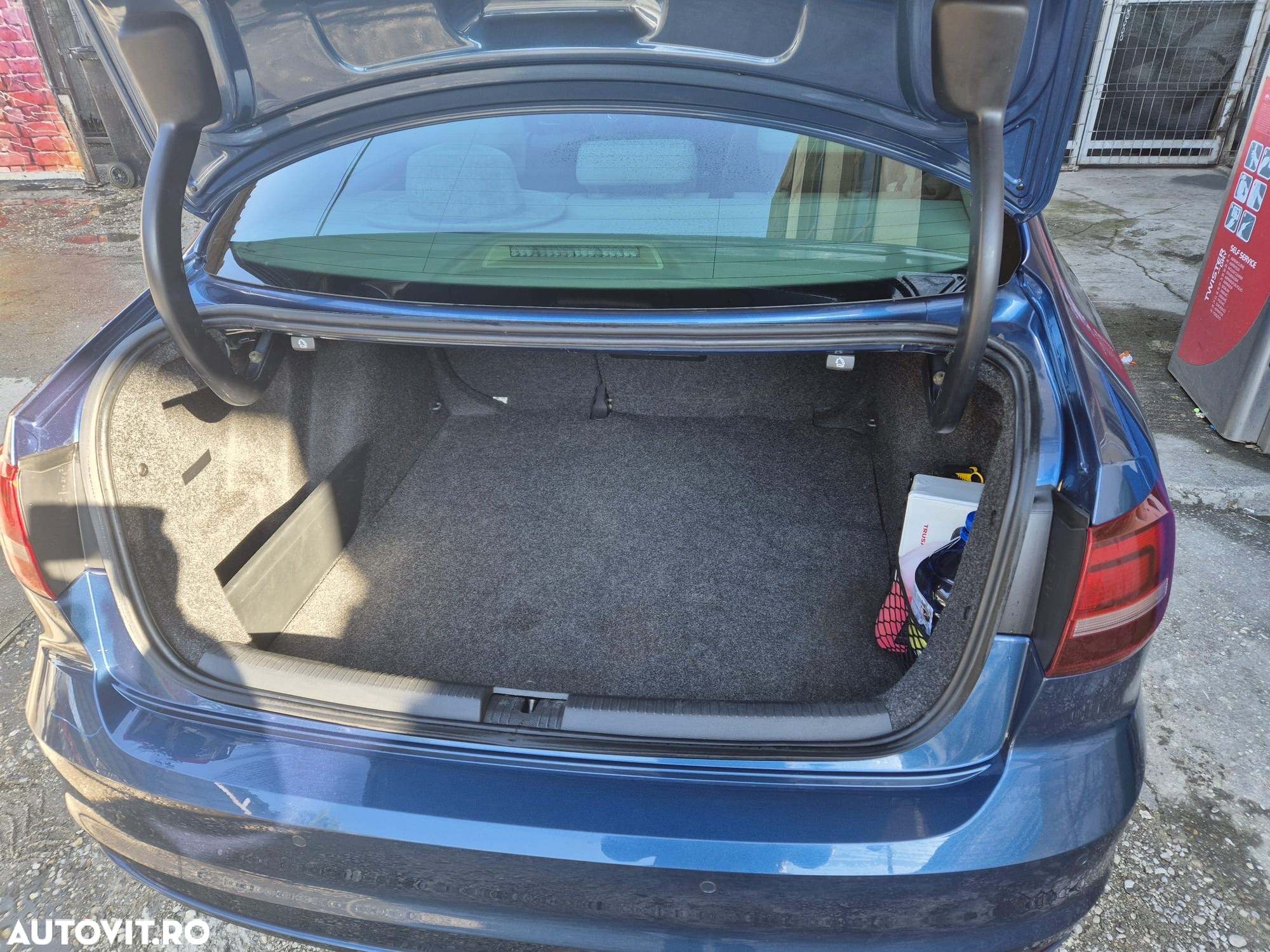 Volkswagen Jetta 1.2 TSI Trendline - 6