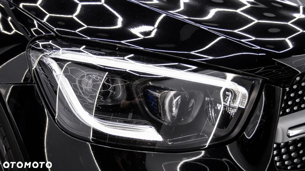 Mercedes-Benz GLC 300 e 4-Matic - 13