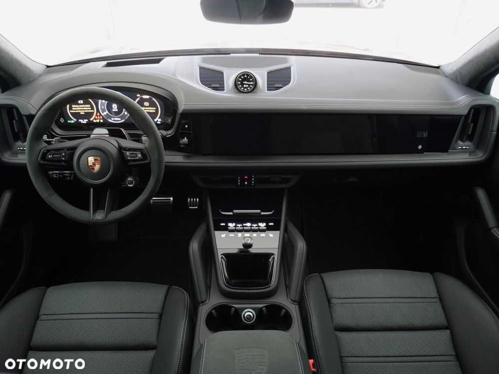 Porsche Cayenne GTS - 37