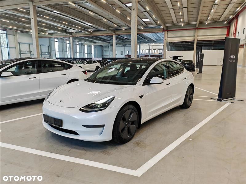Tesla Model 3 - 7