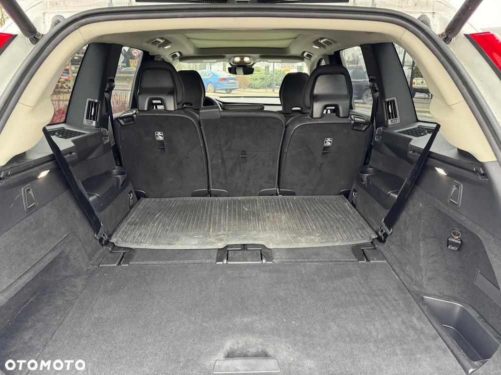Volvo XC 90 - 21