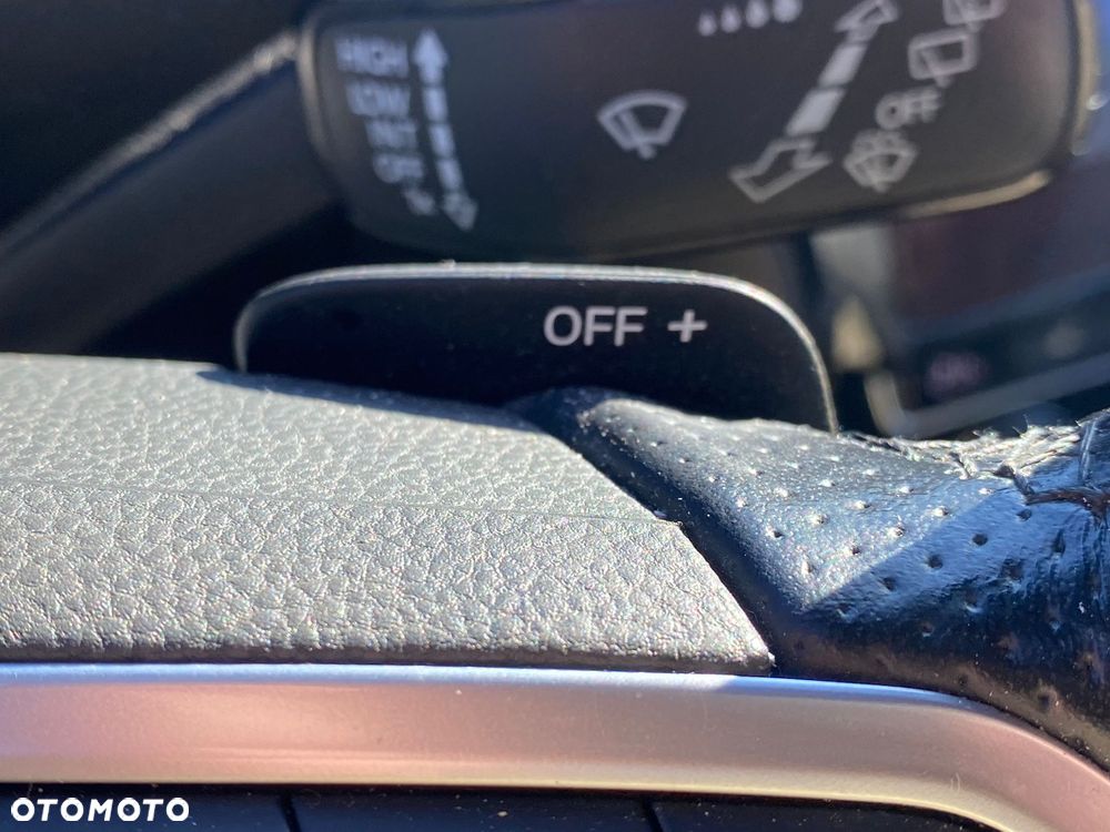 Volkswagen Passat Variant 2.0 TSI 4Mot R-Line Edition DSG - 21