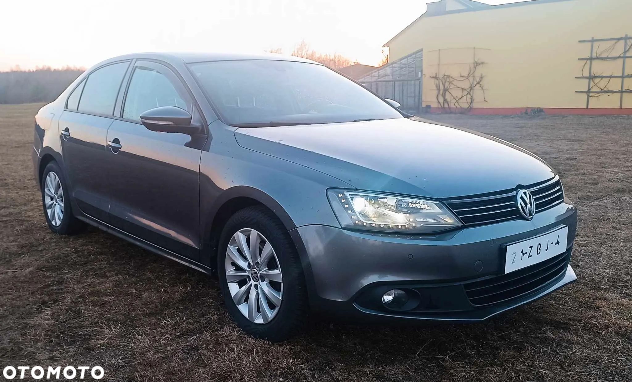 Volkswagen Jetta 1.2 TSI Comfortline - 1