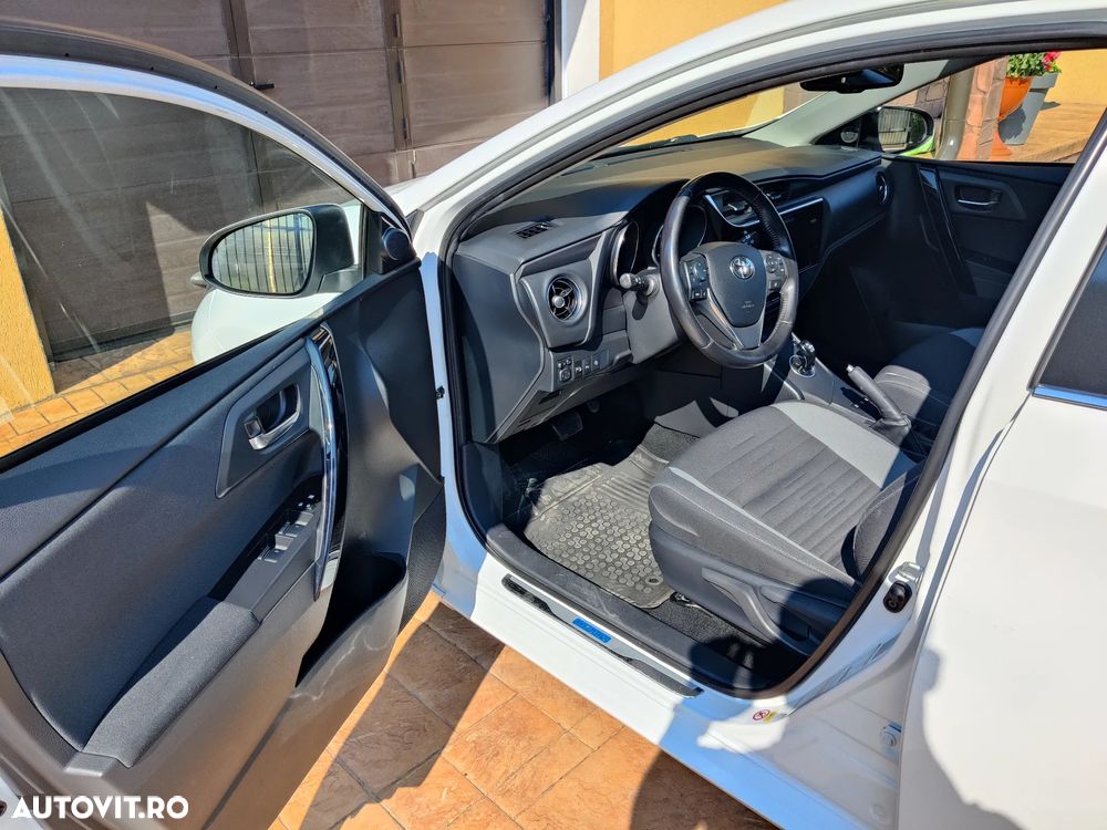 Toyota Auris 1.8 L VVT-i Sol+ - 5