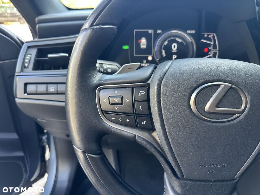 Lexus ES 300h Prestige - 12